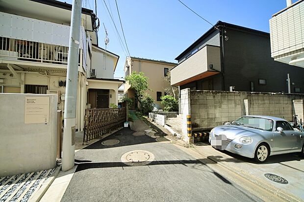 前面道路は通り抜けが無いので、お子様にも安心ですね♪