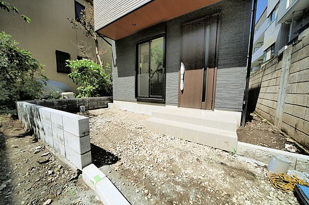 土地62.66平米です!(借地権) お庭スペースがございます♪