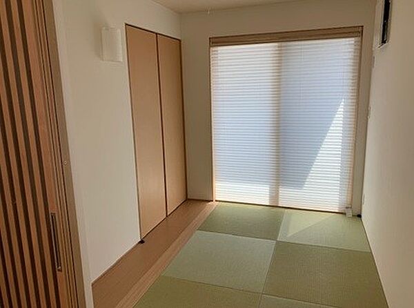 1階にはリビングと続き間の、和室3．8帖がございます♪