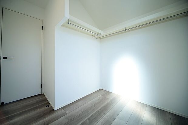 3帖のファミリークローク付きで、お荷物の収納がはかどりますね♪