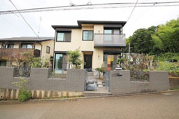 周辺は交通量が少ない、静かな住環境となっております♪