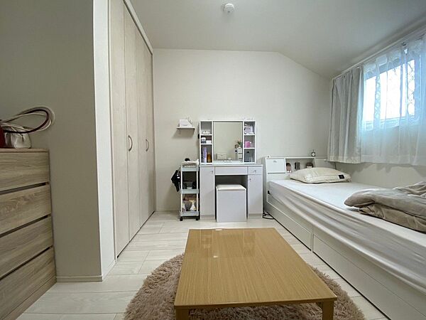 洋室5．65帖は、お子様部屋にいかがでしょうか♪