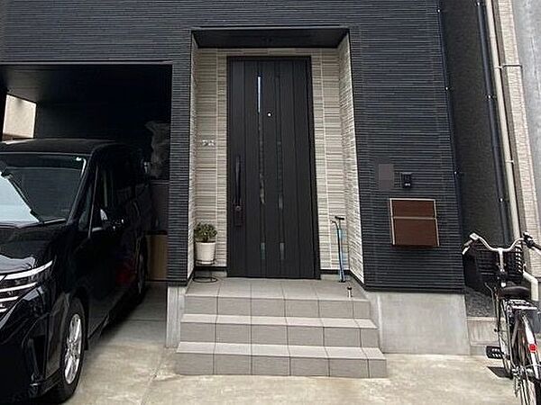 来訪者の確認ができる、モニターホンです。