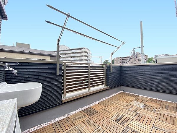 周辺は平坦地で、閑静な住宅地となっております♪