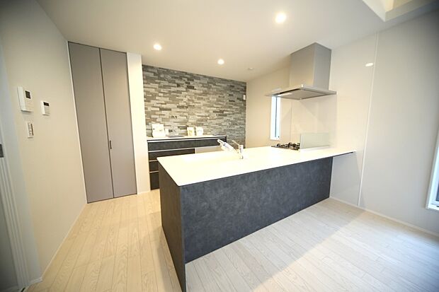 カウンターキッチンで、お料理しながら会話が楽しめます♪