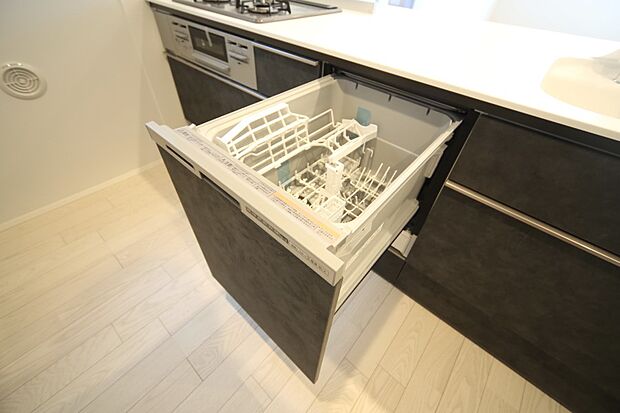 食器洗い乾燥機付きで、洗い物の時間をご家族のお時間に。