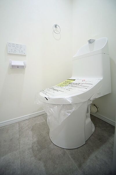 温水洗浄機能付きトイレで、いつも快適にお使いいただけます♪