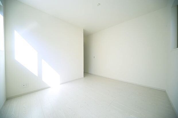 洋室5.7帖は、お子様部屋にいかがでしょうか♪