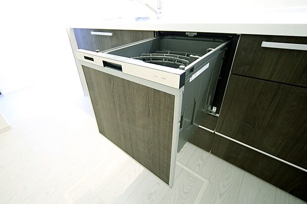 食器洗い乾燥機付きで、洗い物の時間をご家族のお時間に。