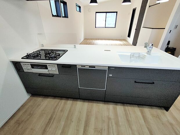 カウンターキッチンで、お料理しながら会話が楽しめます♪