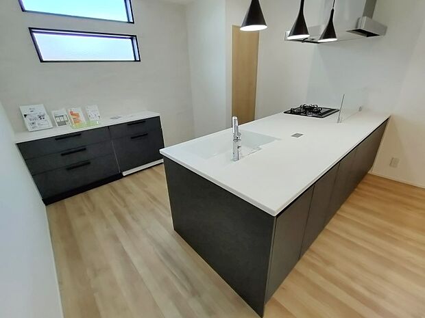 キッチンスペースはゆとりがあって、お料理がはかどりそうですね♪