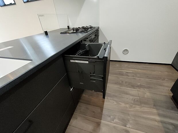 食器洗い乾燥機付きで、洗い物の時間をご家族のお時間に。