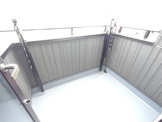 お洗濯物が良く乾きそうな、広々としたルーフバルコニーです♪