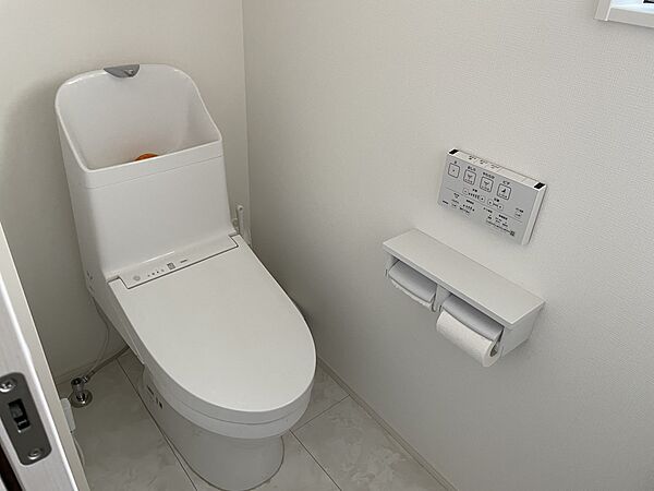 温水洗浄機能付きトイレで、いつも快適にお使いいただけます♪