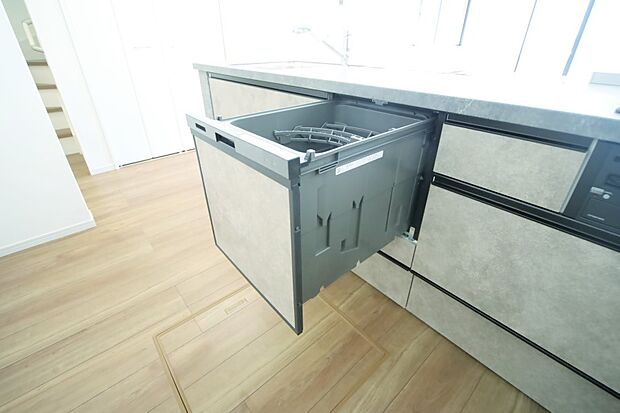 食器洗い乾燥機付きで、洗い物の時間をご家族のお時間に。