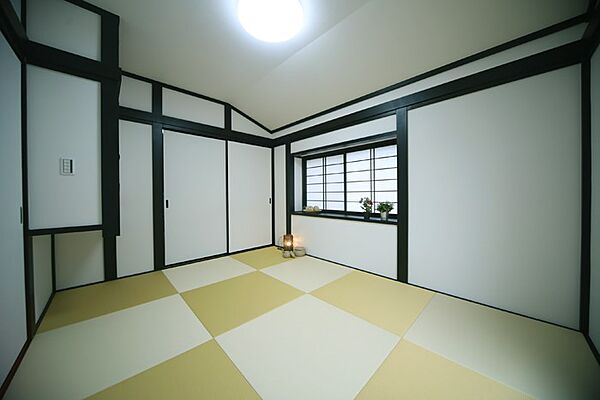 2階の和室、6帖となっております♪