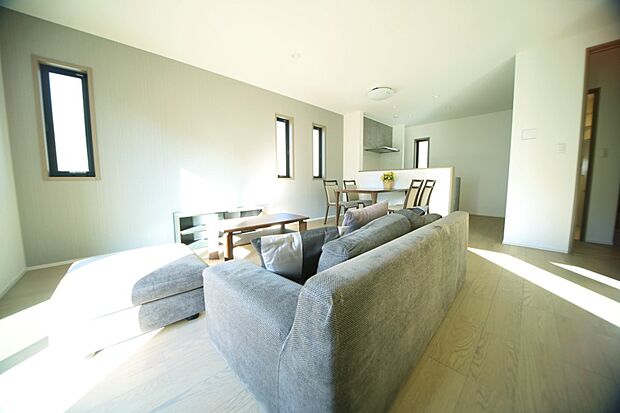 ぽかぽか。床暖房の有るリビングで、ご家族団欒のひとときを♪