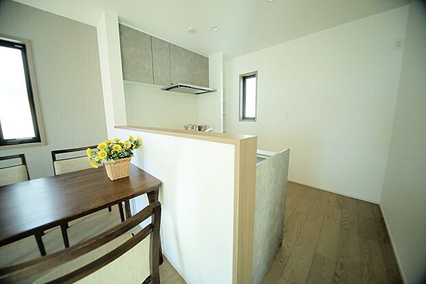 カウンターキッチンで、お料理しながら会話が楽しめます♪