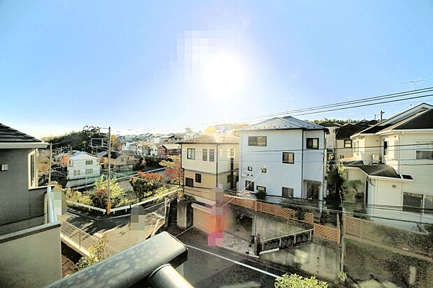 周辺は第1種低層住居専用地域で、閑静な住宅地となっております♪