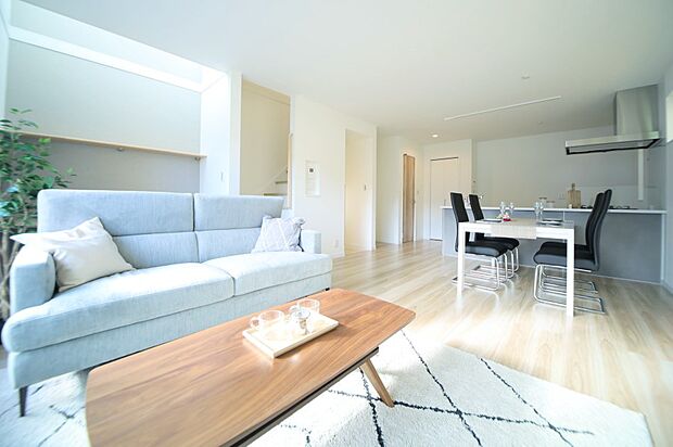 ぽかぽか。床暖房の有るリビングで、ご家族団欒を♪