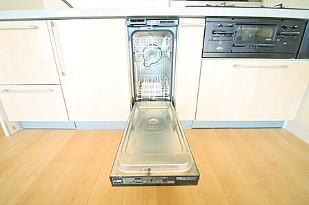 食器洗い乾燥機付きで、洗い物の時間をご家族のお時間に。