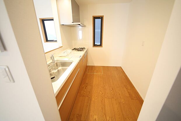 カウンターキッチンで、お料理しながら会話が楽しめます♪