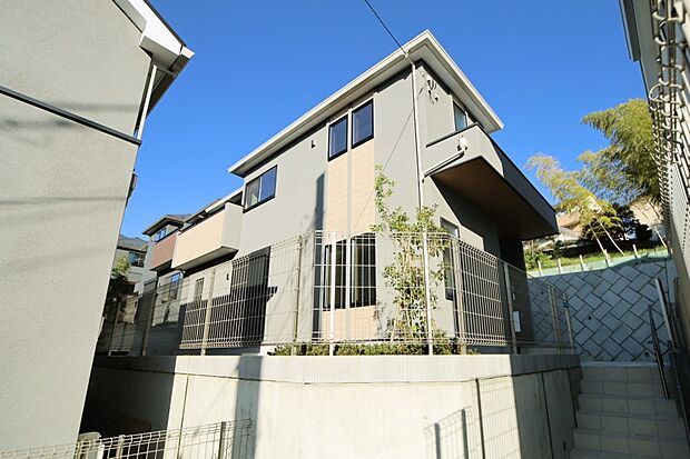 周辺は第1種低層住居専用地域で、閑静な住環境です♪