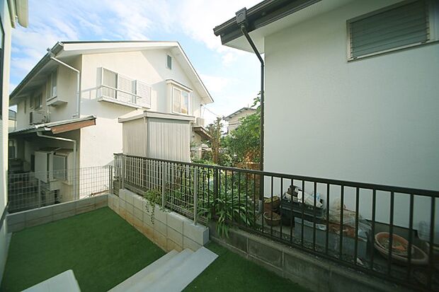 周辺は第1種低層住居専用地域で、閑静な住環境となっております♪