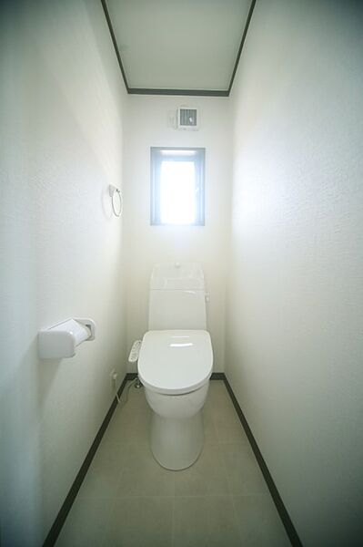 温水洗浄機能付きのトイレで、いつも快適に♪