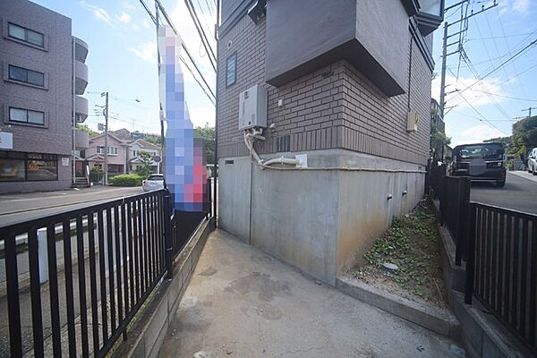 敷地内には、有効利用できそうなスペースがございます♪