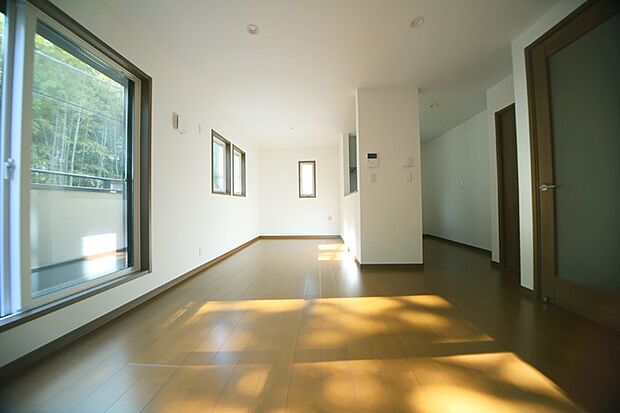 ぽかぽか。床暖房の有るリビングで、ご家族団欒を♪