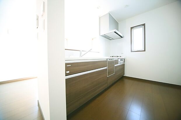 カウンターキッチンで、お料理を作りながら会話が楽しめますね♪