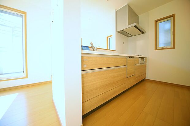 カウンターキッチンで、お料理を作りながら会話が楽しめますね♪