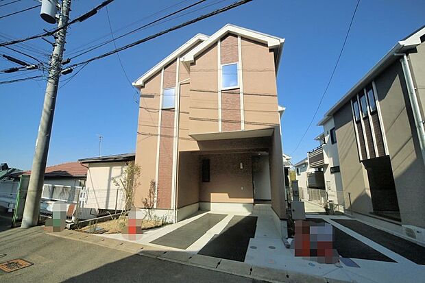 安心の「成建」施工です！　東南公道面す、都市ガスです♪
