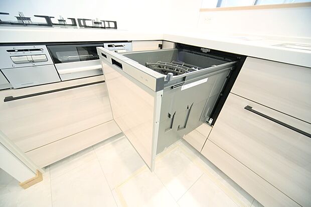 食器洗い乾燥機付きで、洗い物の時間をご家族のお時間に。