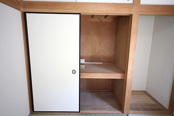 和室部分の押入れです。