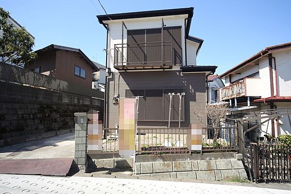 周辺は交通量が少ない、閑静な住環境となっております♪