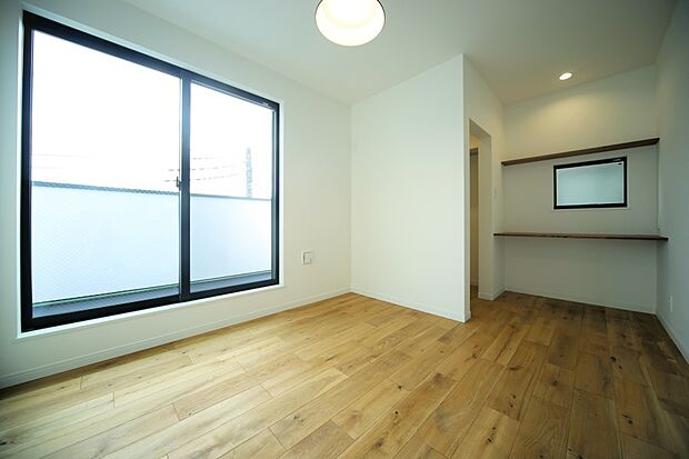 洋室5．6帖は、お子様部屋にいかがでしょうか♪