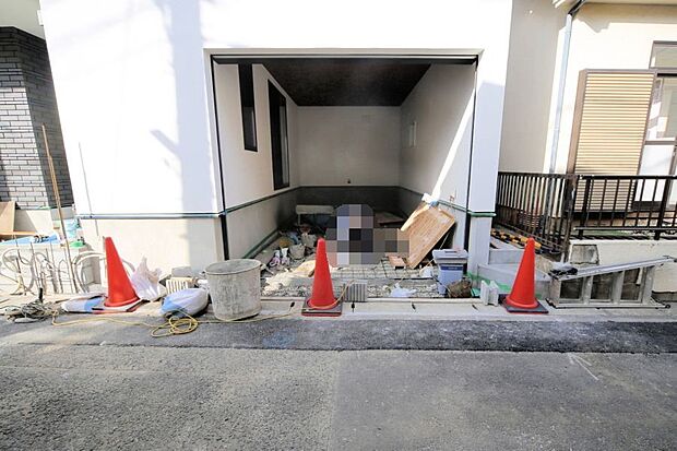 道路とフラットですので、車庫入れがしやすいですね♪