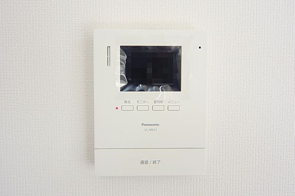 来訪者の確認ができる、モニターホンです。