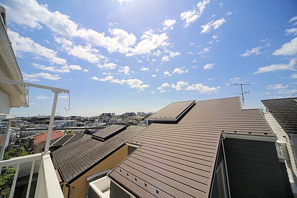 周辺は第1種低層住居専用地域で、閑静な住環境となっております♪