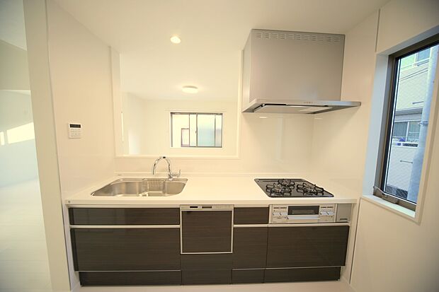 カウンターキッチンで、お料理を作りながら会話が楽しめます♪