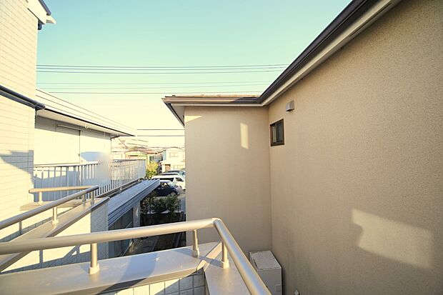 バルコニーからの眺望です！　陽当り良好となっております♪