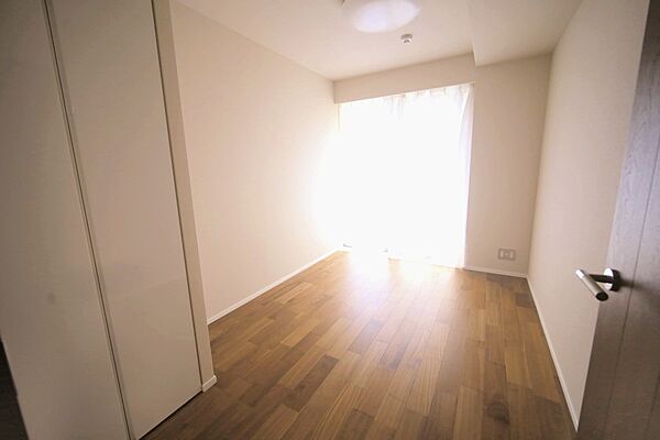 洋室約5．7帖は、お子様部屋にいかがでしょうか♪