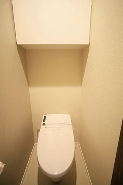 温水洗浄機能付きトイレで、いつも快適ですね♪