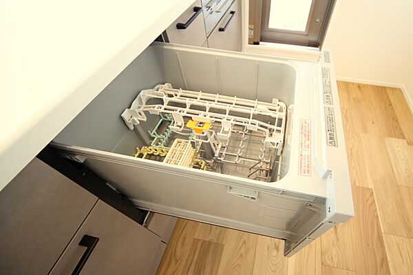 食器洗い乾燥機付きで、洗い物の時間をご家族のお時間に。