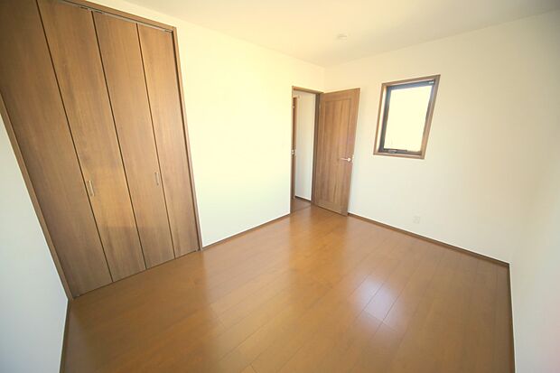 洋室6帖です! 全居室フローリングとなっております♪