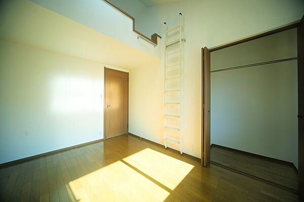 ロフト付洋室6帖を、お子様部屋にいかがでしょうか♪