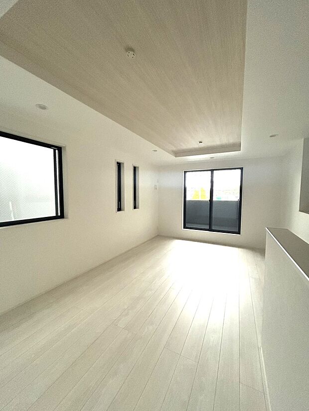 2階のＬＤＫは15．8帖！　家族の団欒の間でございます♪