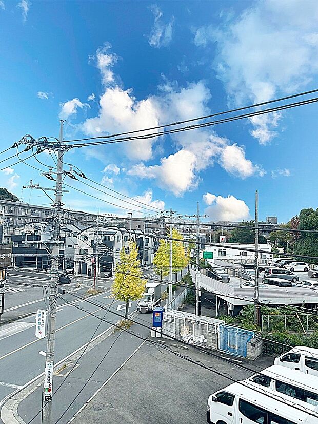 車庫付き新築一戸建て! 陽当り風通し良好です♪